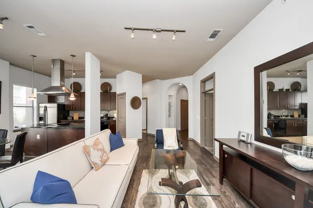 $1,809 | 3616 Richmond Avenue, Unit 2324, Houston, TX 77046