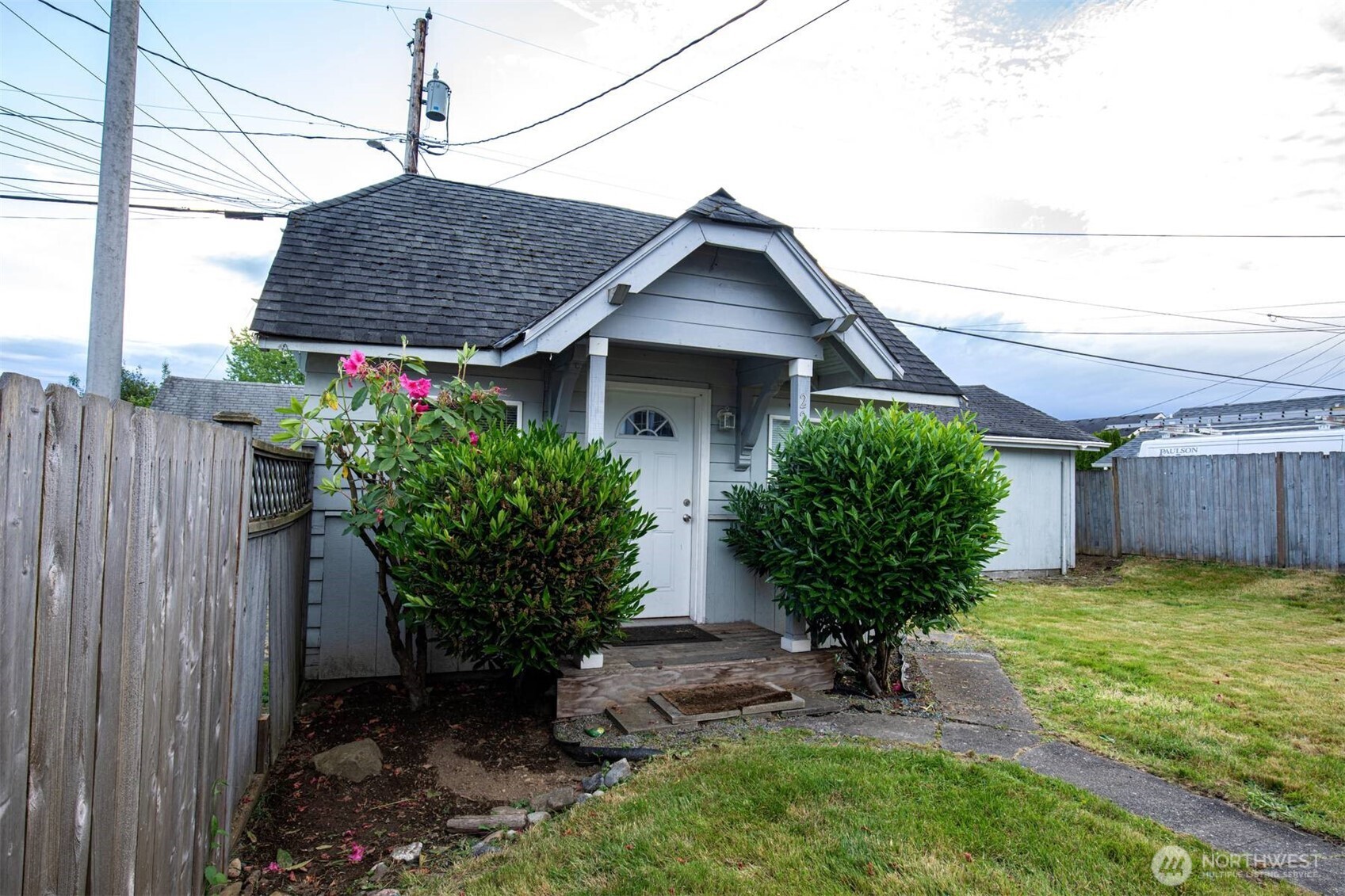 2220 Summit Avenue Everett, WA 98201 - Photo 19 of 26 a house view with a garden space