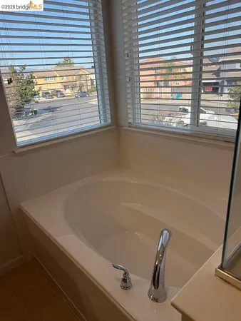 $3,800 | 236 Cogburn Way, Vacaville, CA 95687