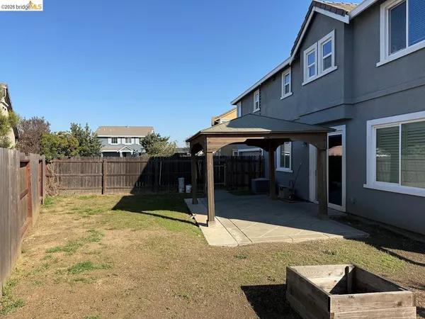 $3,800 | 236 Cogburn Way, Vacaville, CA 95687