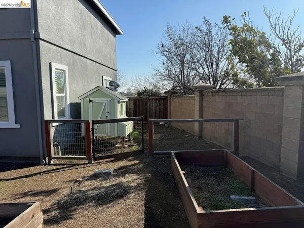 $3,800 | 236 Cogburn Way, Vacaville, CA 95687