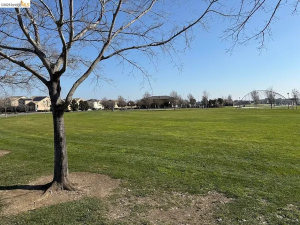 $3,800 | 236 Cogburn Way, Vacaville, CA 95687