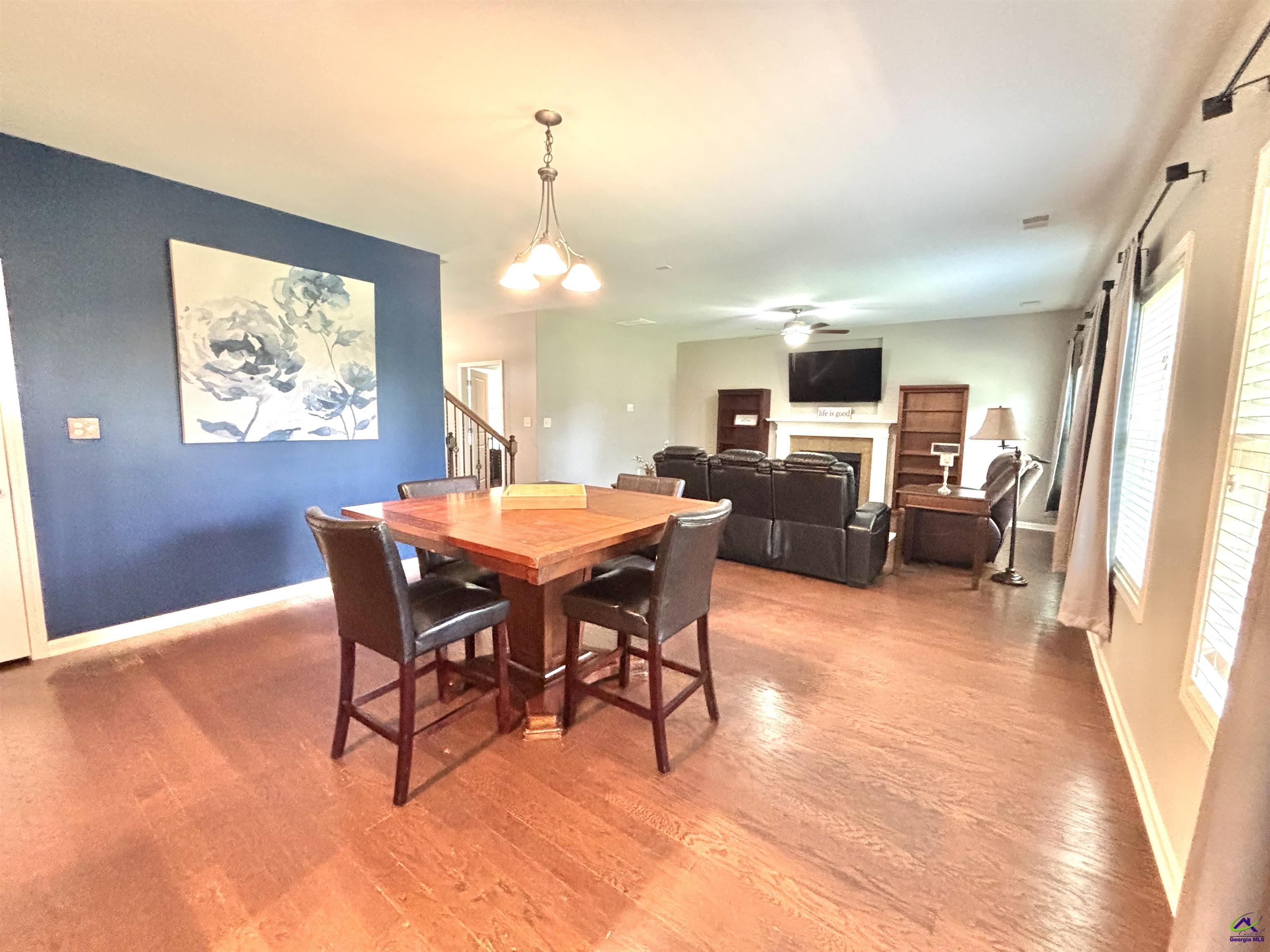 600 Post Oak Way Warner Robins, GA 31088 - Photo 18 of 50 a view of a dining room with furniture