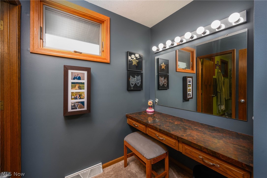 1055 Clark Road Wadsworth, OH 44281 - Photo 20 of 25 Gallery Image 20