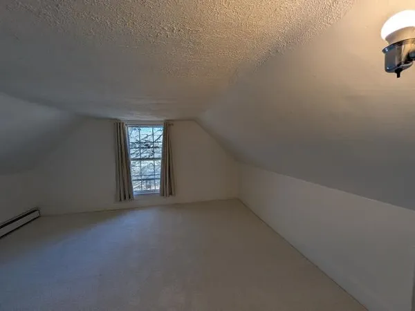 $1,995 | 53 4th Street, Unit B, Dover, NH 03820