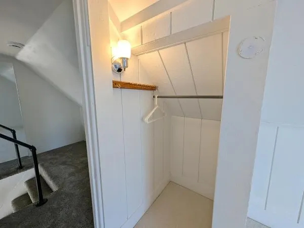 $1,995 | 53 4th Street, Unit B, Dover, NH 03820