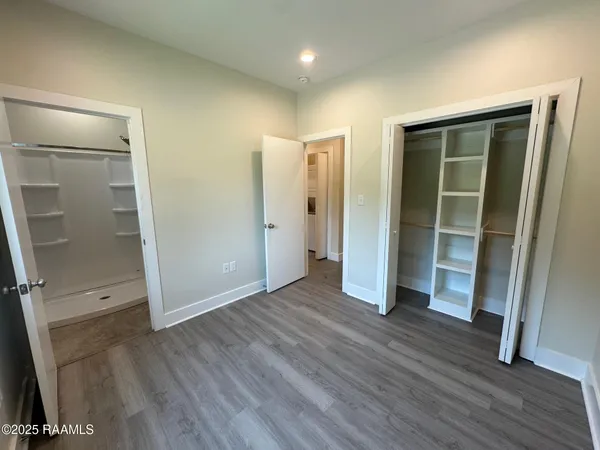 $1,299 | 700 South St Antoine Street, Unit B, Lafayette, LA 70501