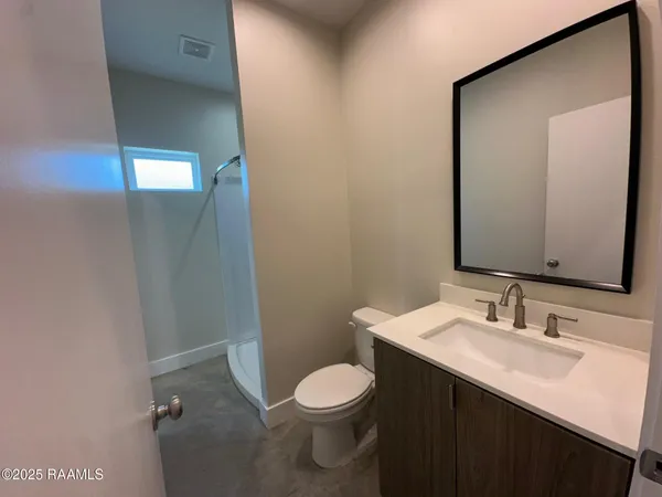 $1,299 | 700 South St Antoine Street, Unit B, Lafayette, LA 70501