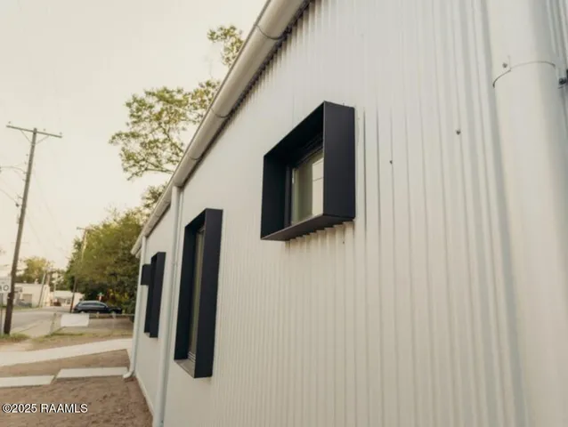 $1,350 | 700 South St Antoine Street, Unit B, Lafayette, LA 70501