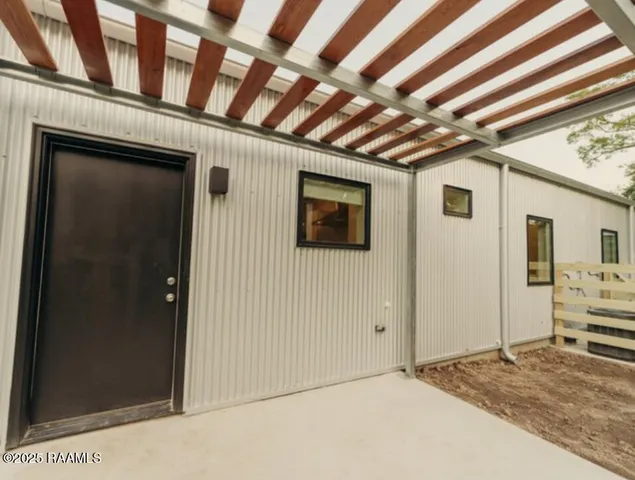 $1,350 | 700 South St Antoine Street, Unit B, Lafayette, LA 70501