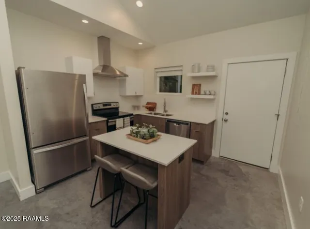 $1,350 | 700 South St Antoine Street, Unit B, Lafayette, LA 70501