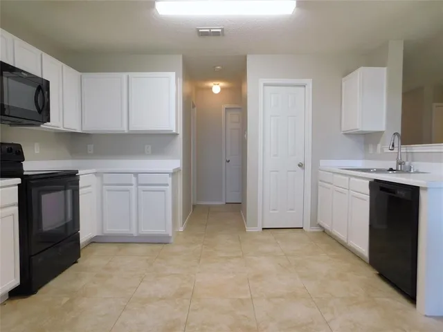 $2,275 | 2628 South Wavecrest Court, Little Elm, TX 75068