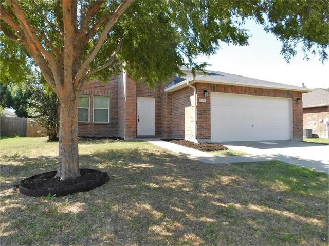 $2,275 | 2628 South Wavecrest Court, Little Elm, TX 75068
