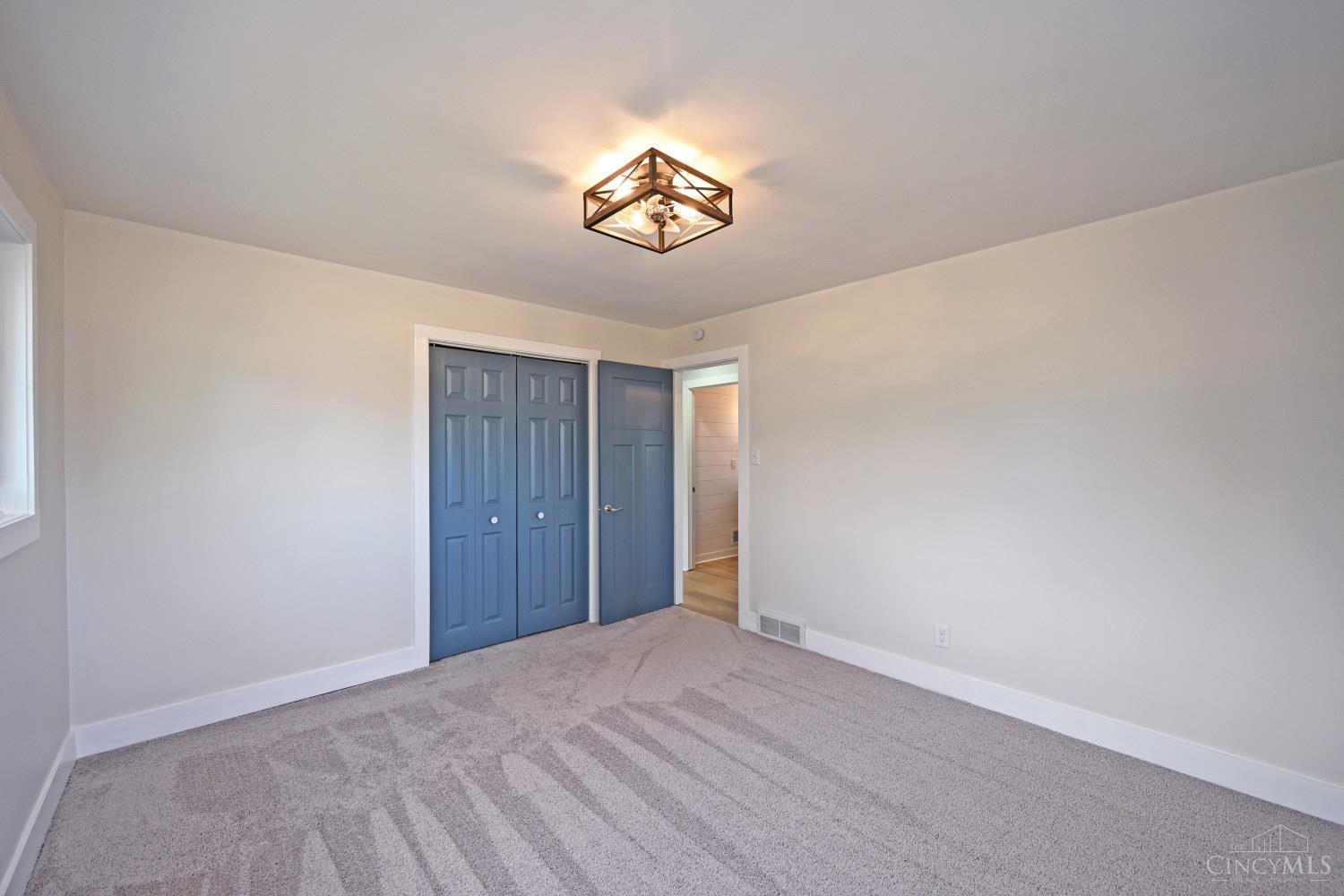 6150 Mullen Road Cincinnati, OH 45247 - Photo 7 of 29 Gallery Image 7