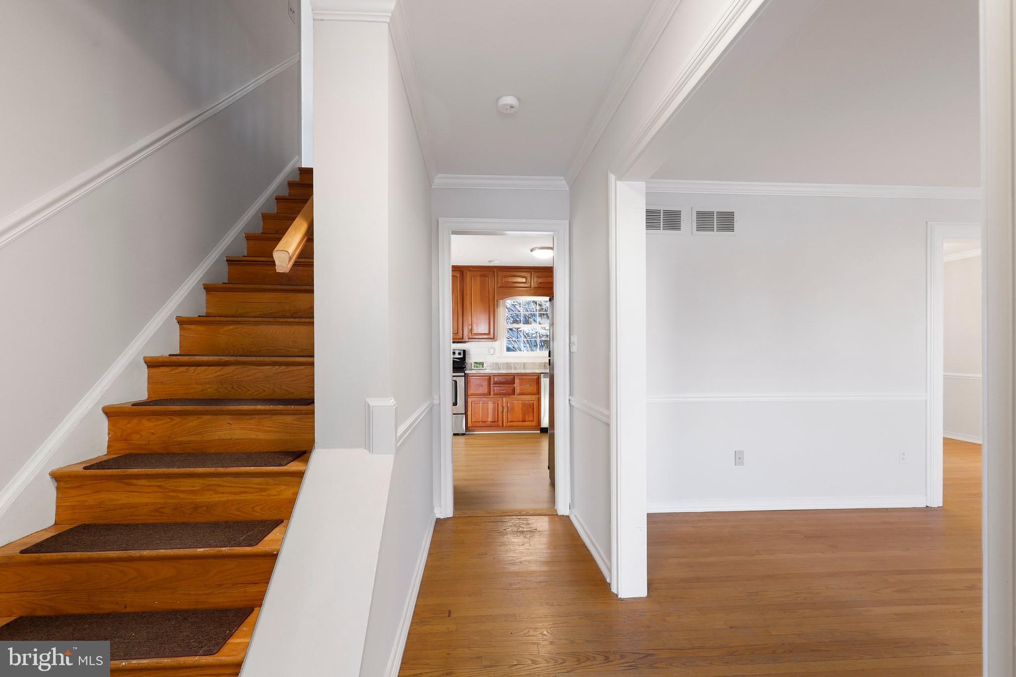 7808 Ontario Road Gainesville, VA 20155 - Photo 3 of 42 Gallery Image 3