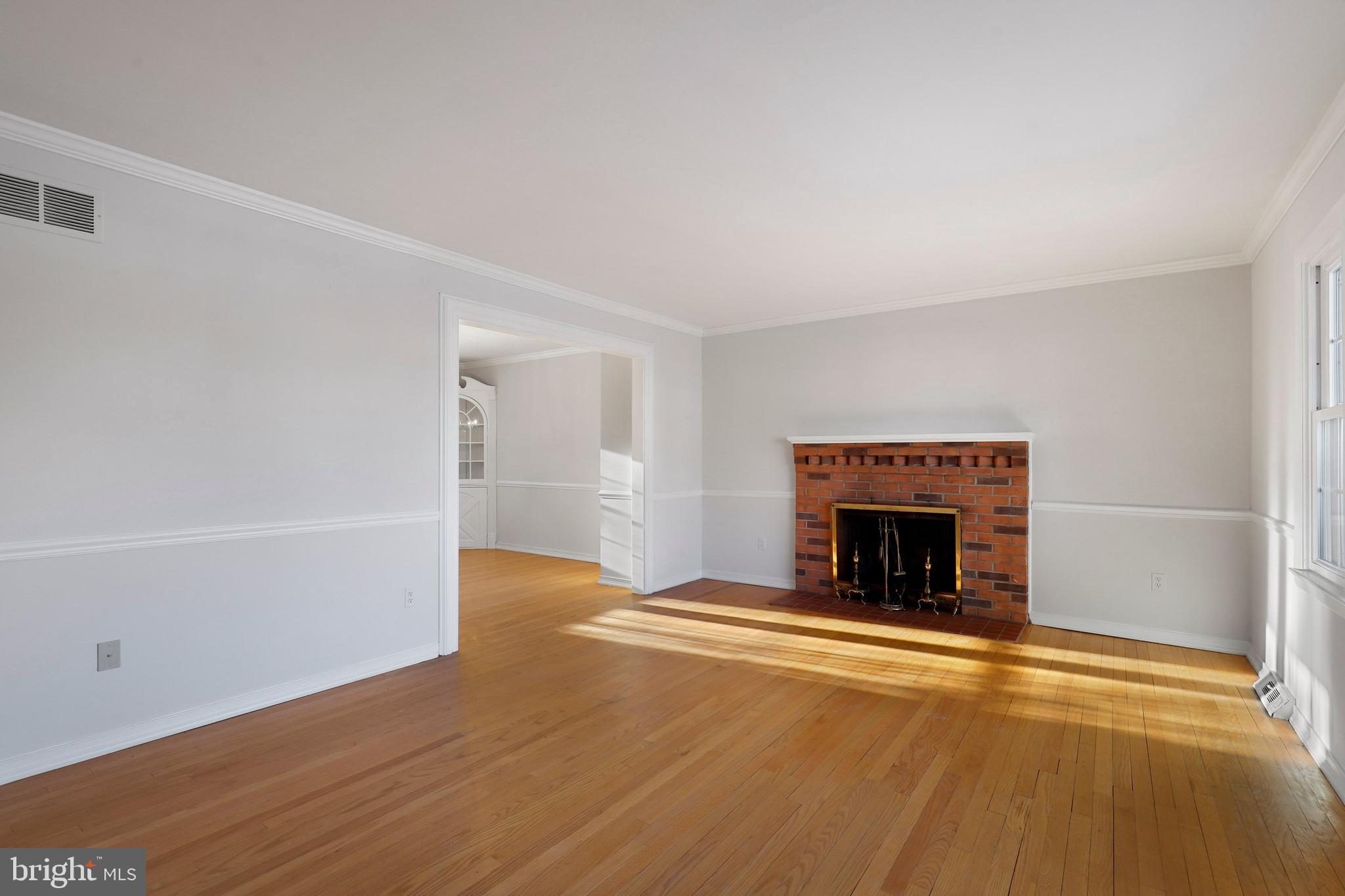 7808 Ontario Road Gainesville, VA 20155 - Photo 6 of 42 Gallery Image 6