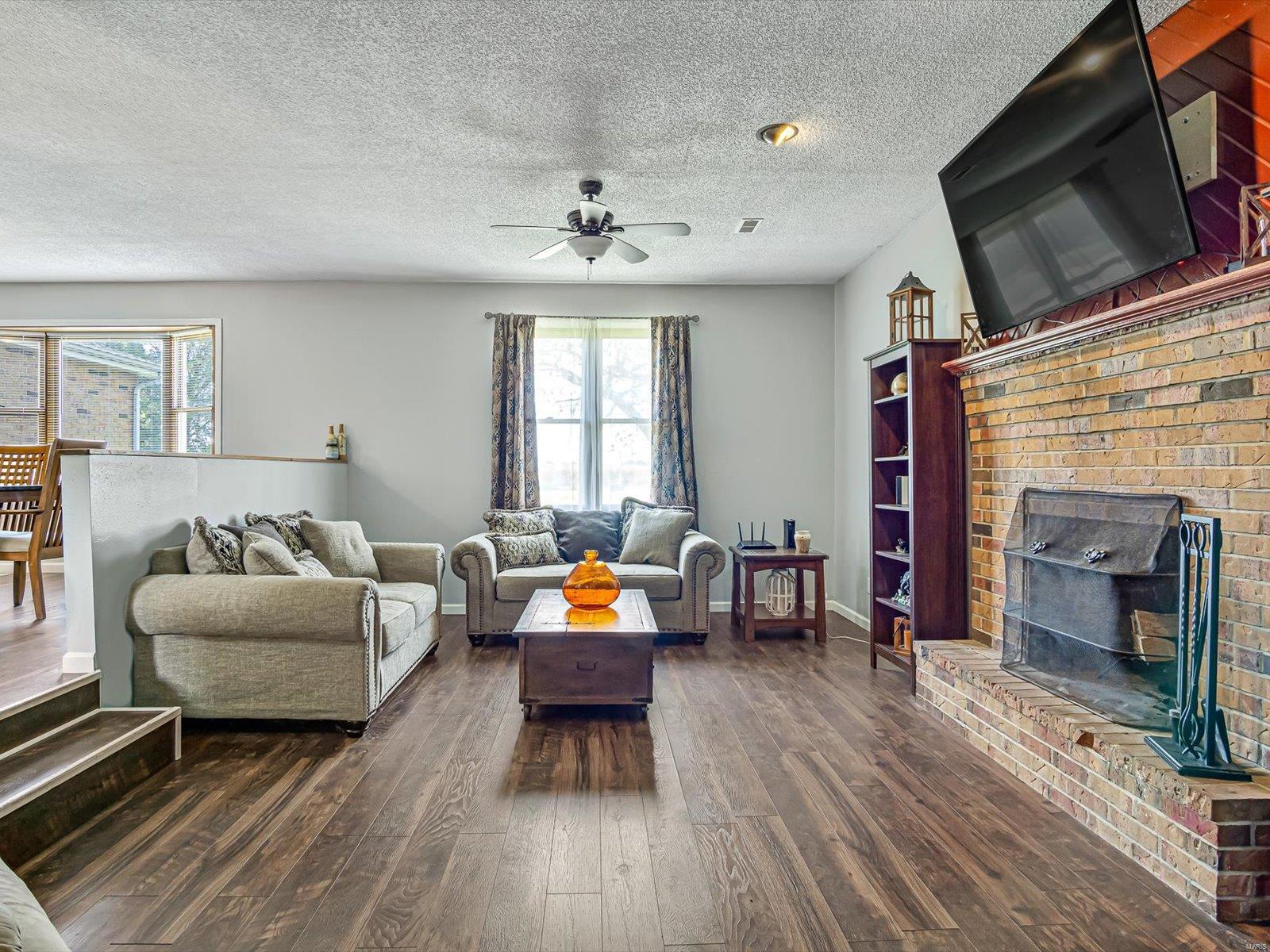 8408 Country Lane Troy, IL 62294 - Photo 11 of 25