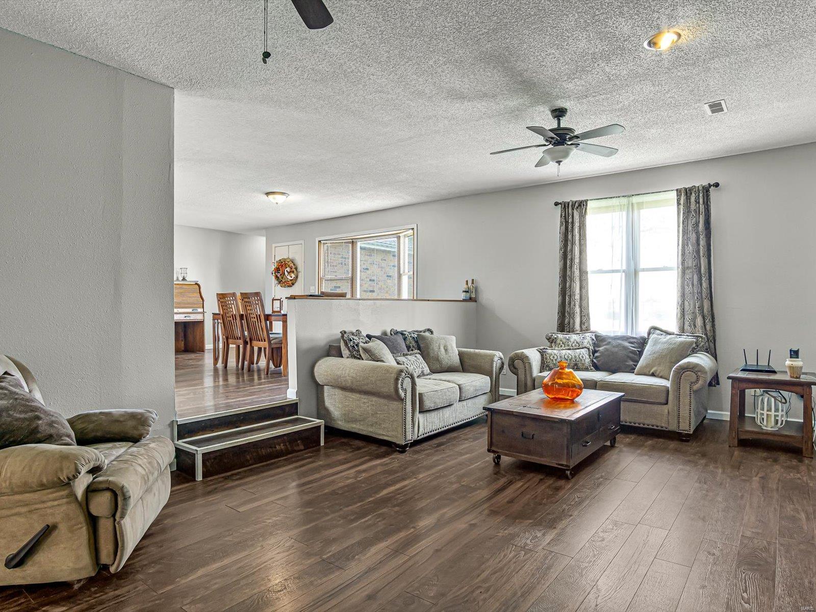 8408 Country Lane Troy, IL 62294 - Photo 13 of 25