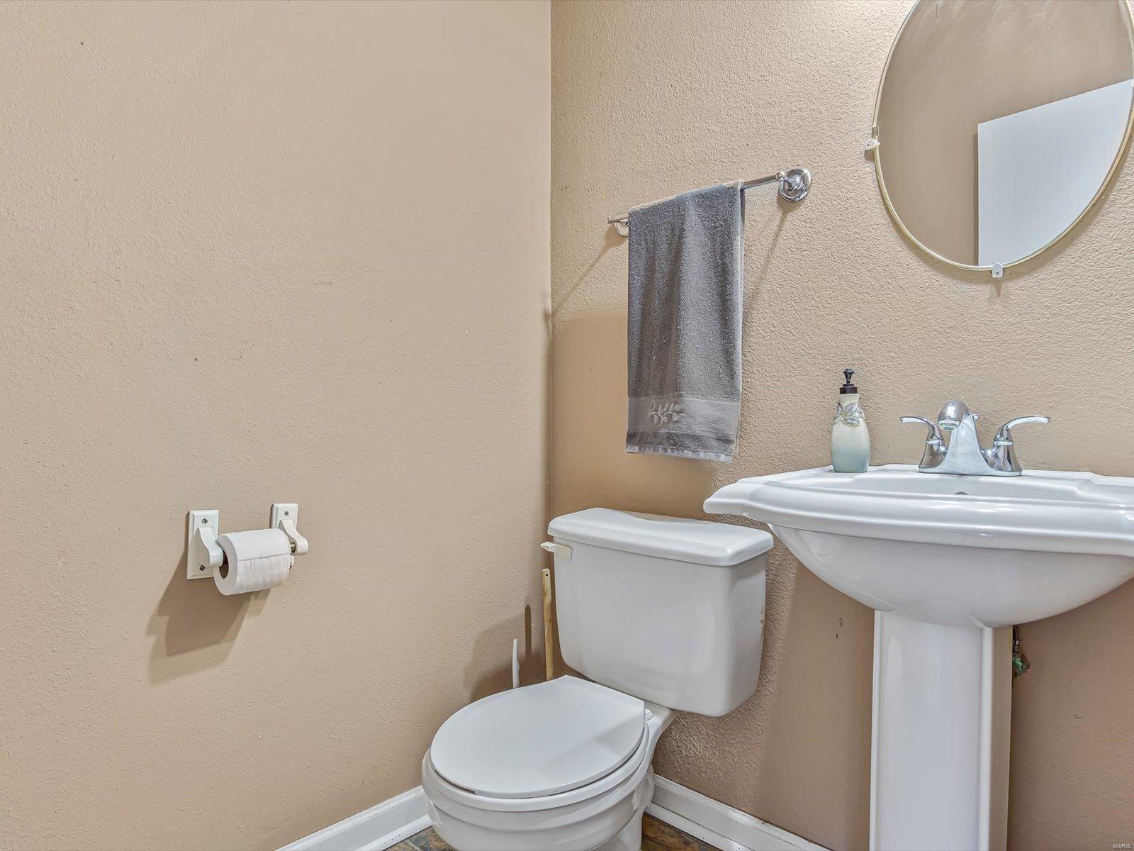 8408 Country Lane Troy, IL 62294 - Photo 15 of 25