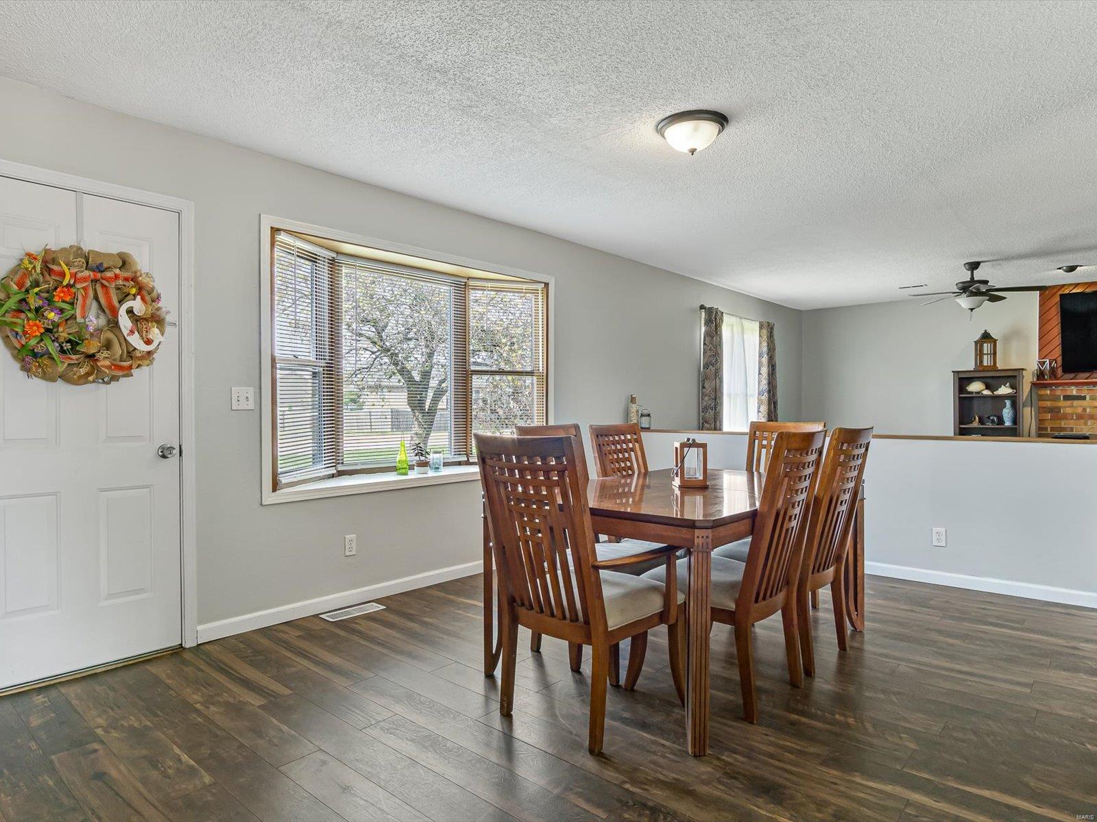 8408 Country Lane Troy, IL 62294 - Photo 5 of 25