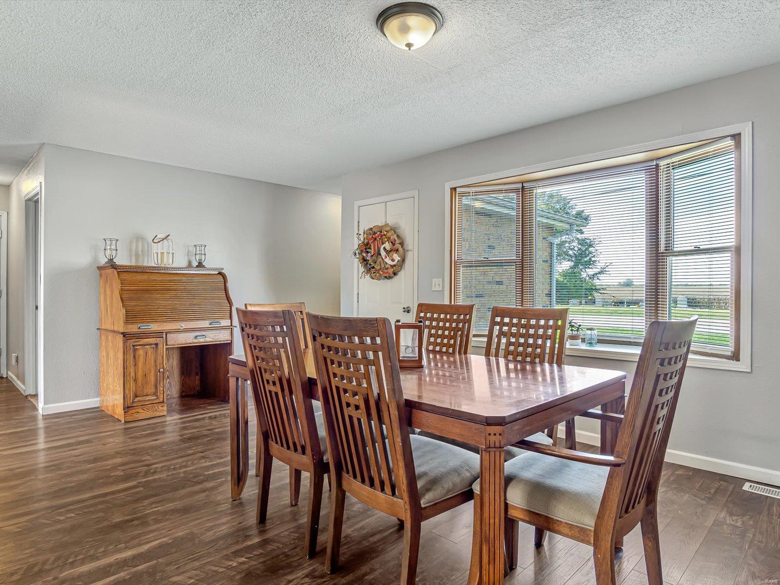 8408 Country Lane Troy, IL 62294 - Photo 6 of 25
