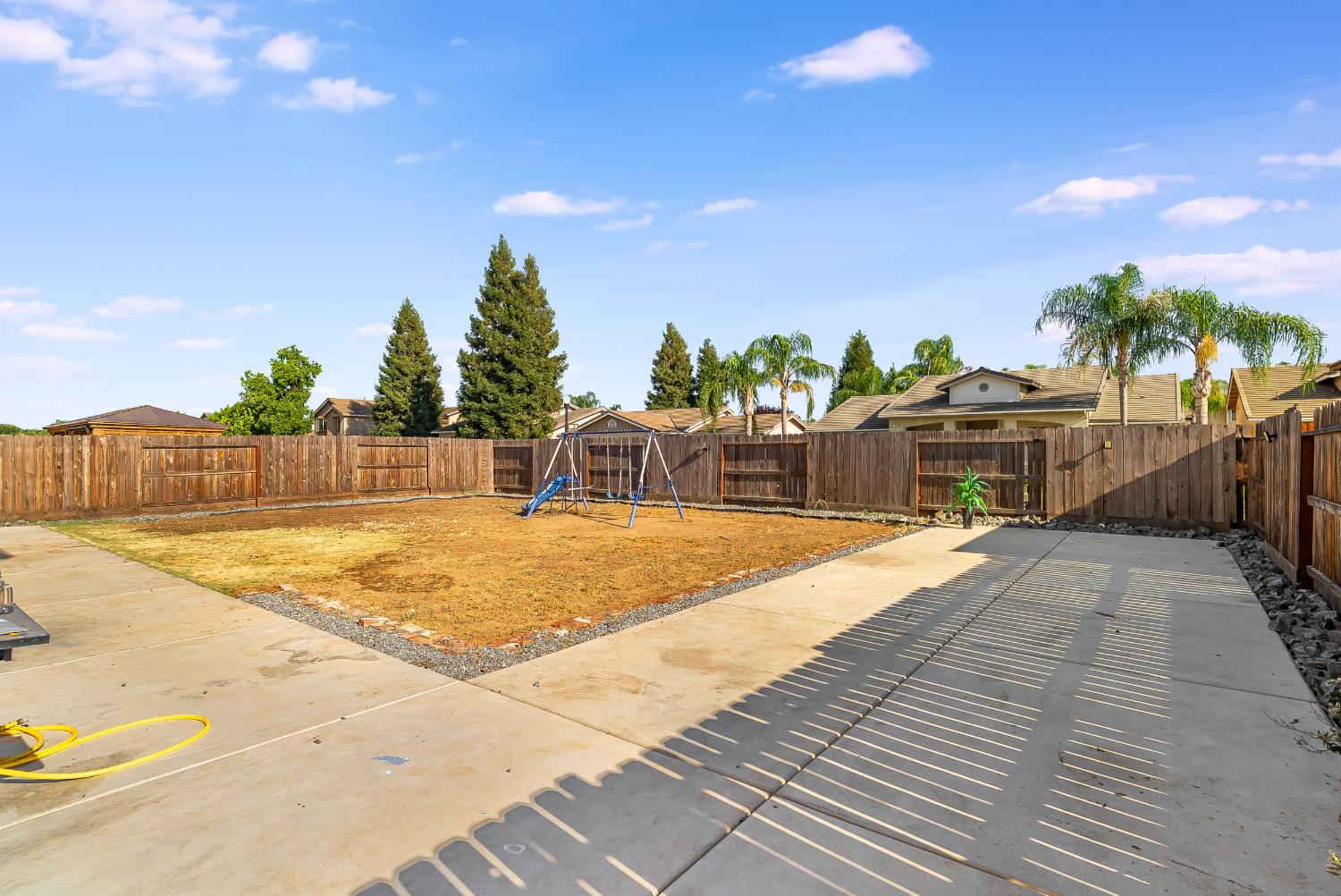 1869 East Gum Avenue Reedley, CA 93654 - Photo 4 of 27