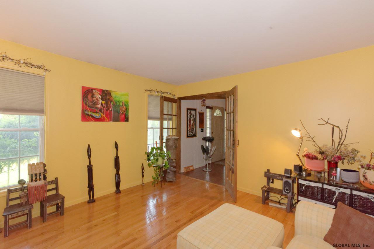 13 Wing Road Rexford, NY 12148 - Photo 4 of 22 Photo 4