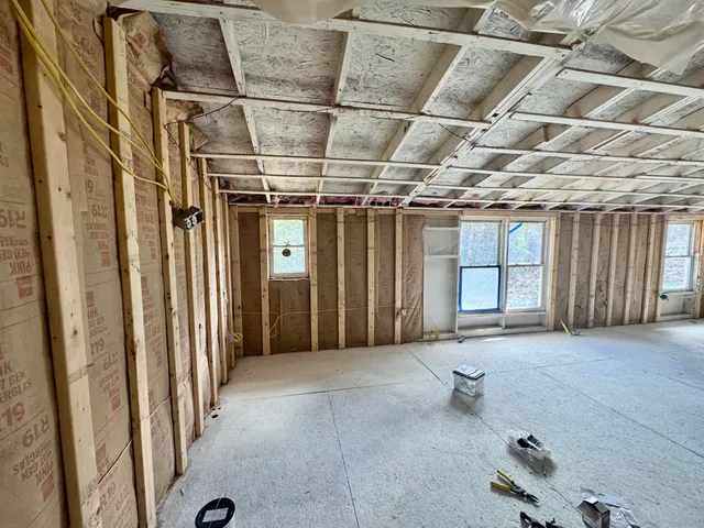 $99,900 | 20 Oake Lane, Howland, ME 04448