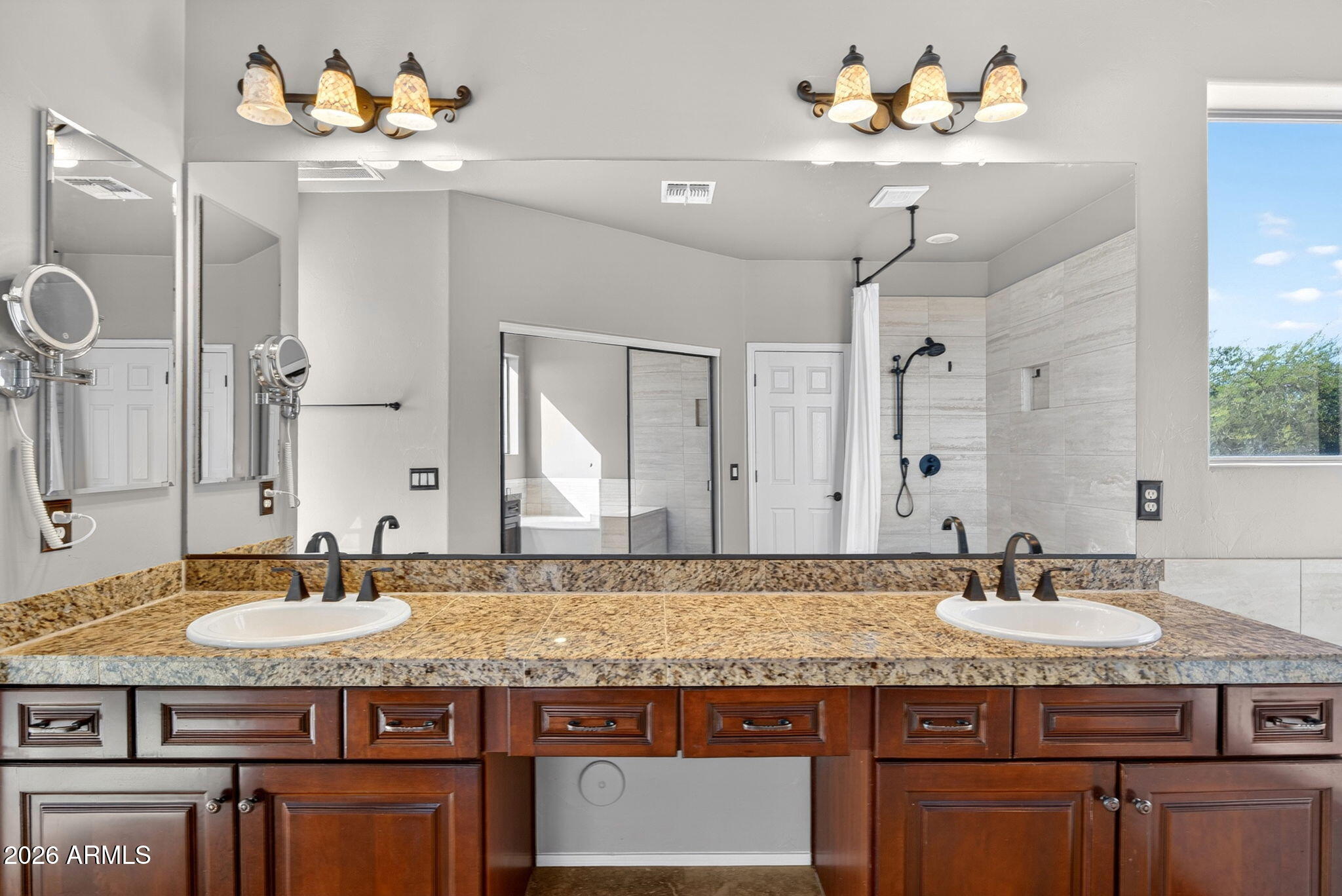 18336 Verdin Road Goodyear, AZ 85338 - Photo 26 of 49