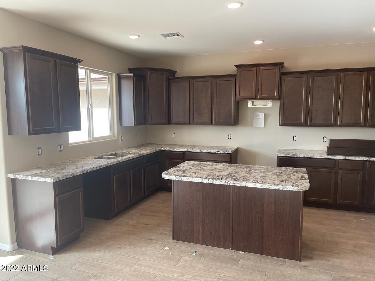 8421 West Atlantis Way Phoenix, AZ 85353 - Photo 2 of 5 Kitchen -- 61