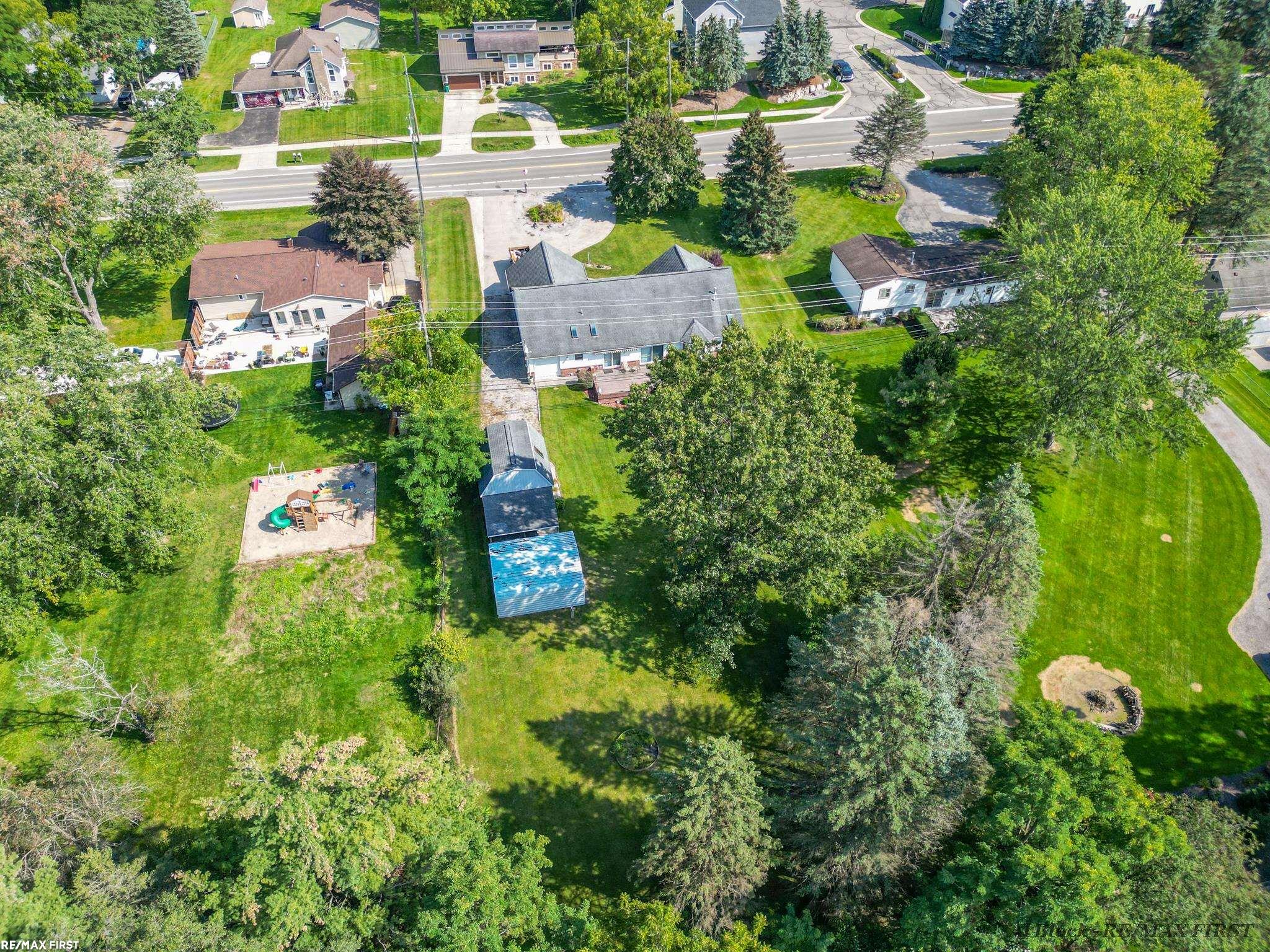 5317 Clintonville Road Clarkston, MI 48346 - Photo 3 of 63 50123216-2.JPG