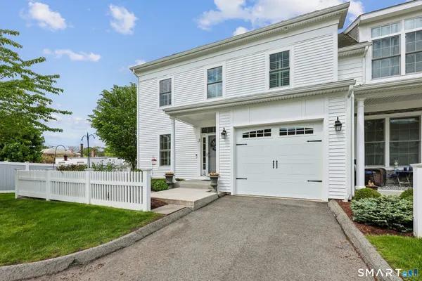 $968,800 | 25 Sheffield Street, Unit 3, Old Saybrook, CT 06475
