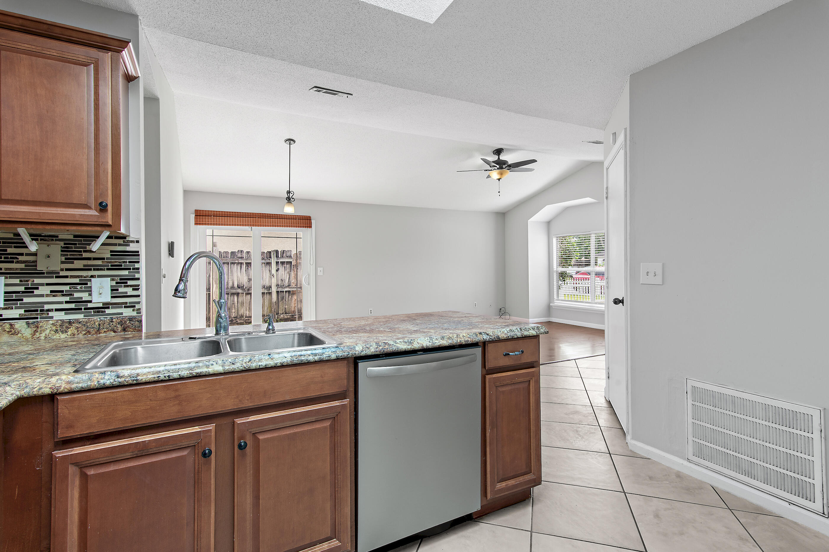 50 Rue D Honfleur Destin, FL 32541 - Photo 11 of 25 Kitchen