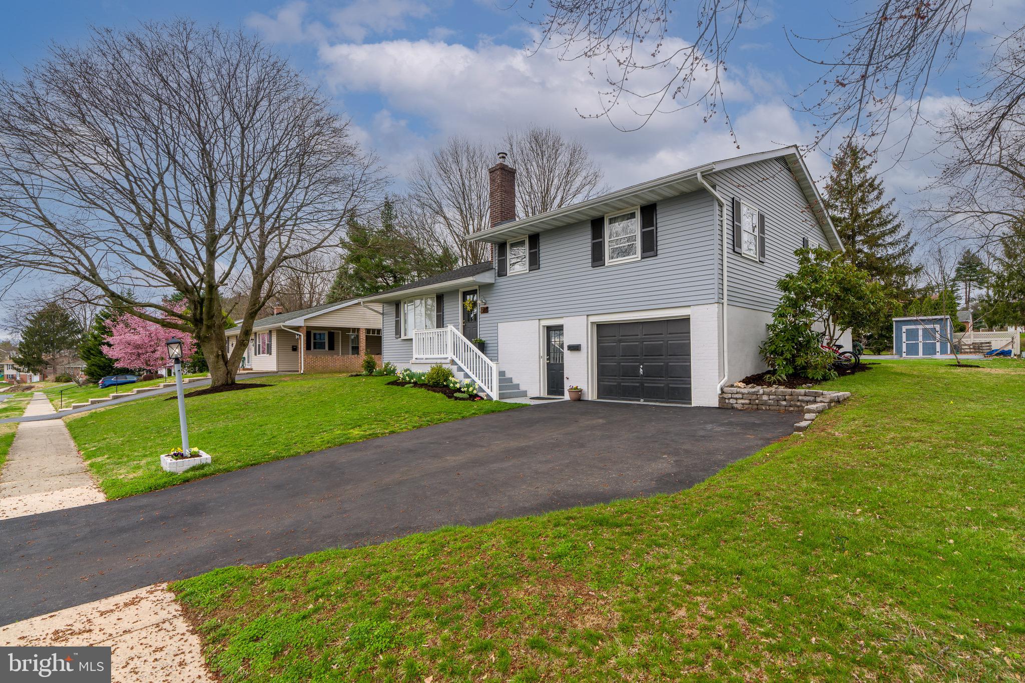 17 Briarcliff Road Elizabethtown, PA 17022 - Photo 2 of 47