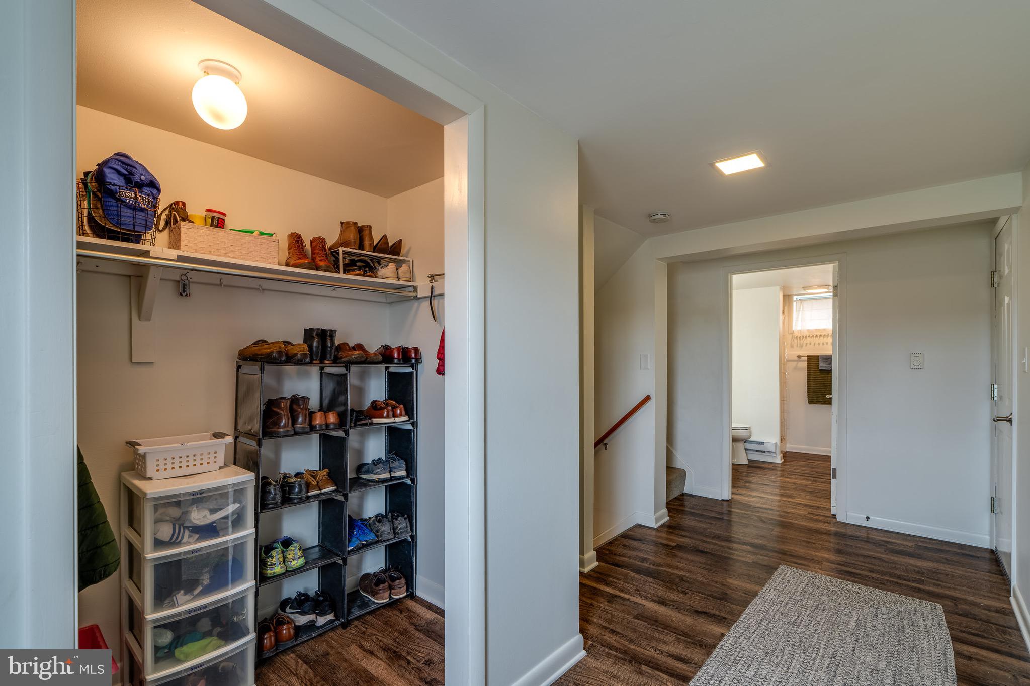 17 Briarcliff Road Elizabethtown, PA 17022 - Photo 26 of 47 Mudroom