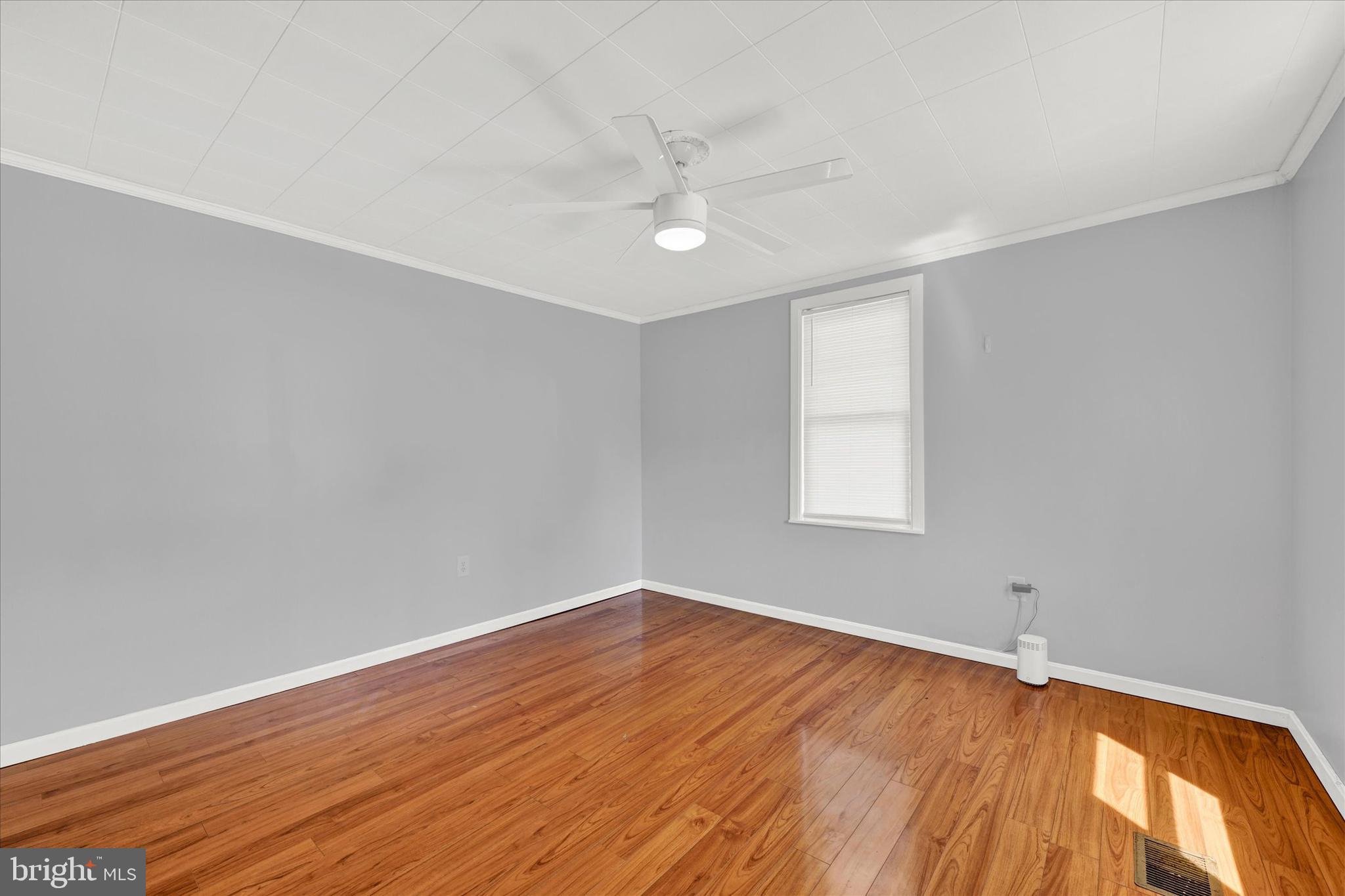 354 Savannah Road Essex, MD 21221 - Photo 4 of 26