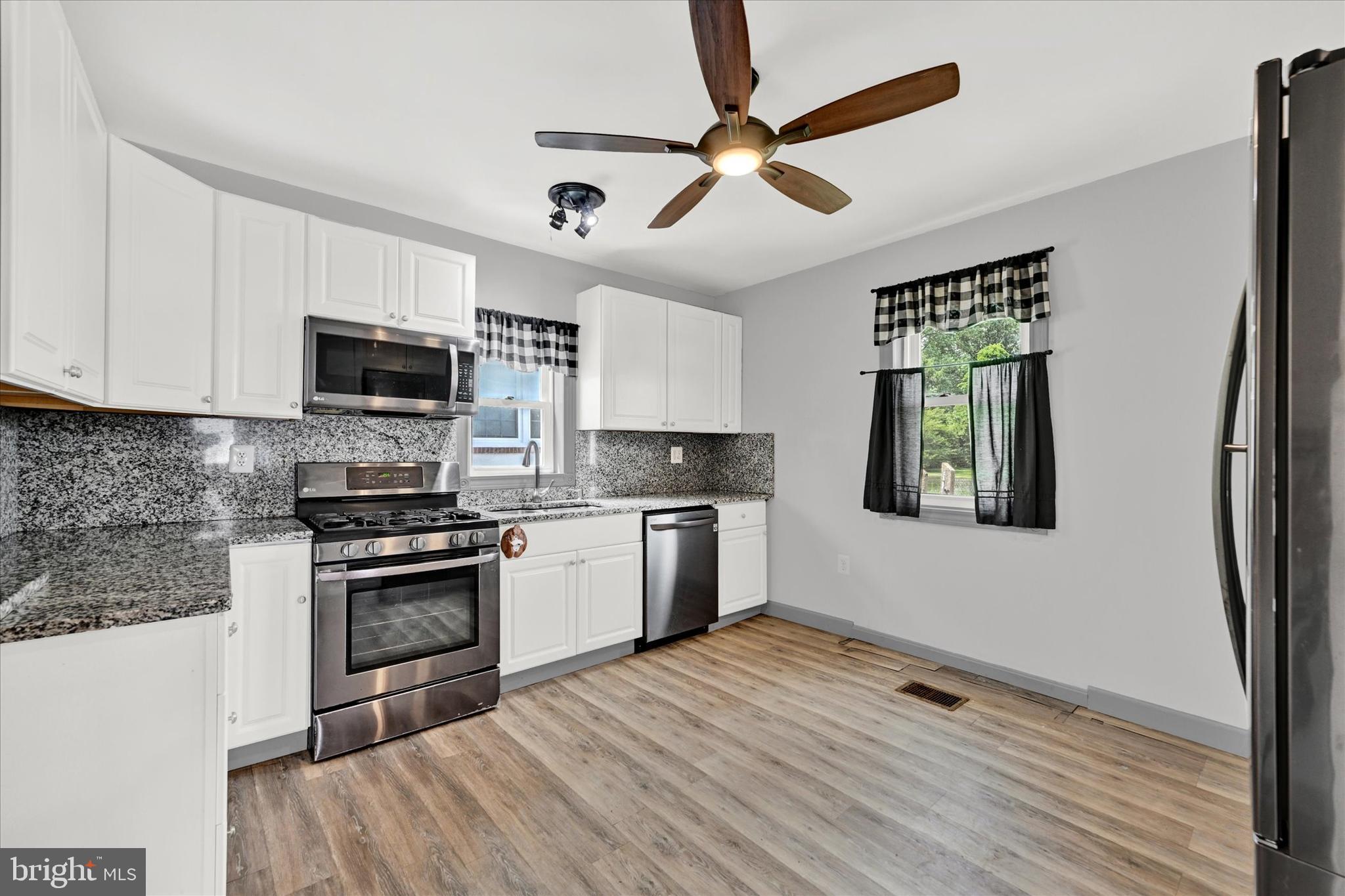 354 Savannah Road Essex, MD 21221 - Photo 9 of 26