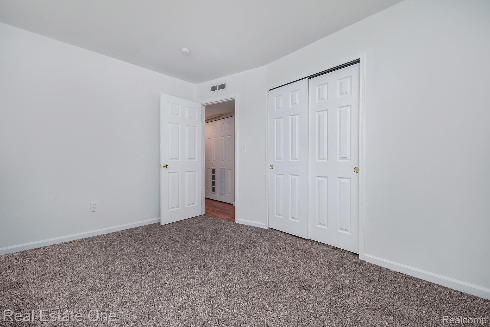 15718 Springhill Street Romulus, MI 48174 - Photo 12 of 29 DSC01425.jpg