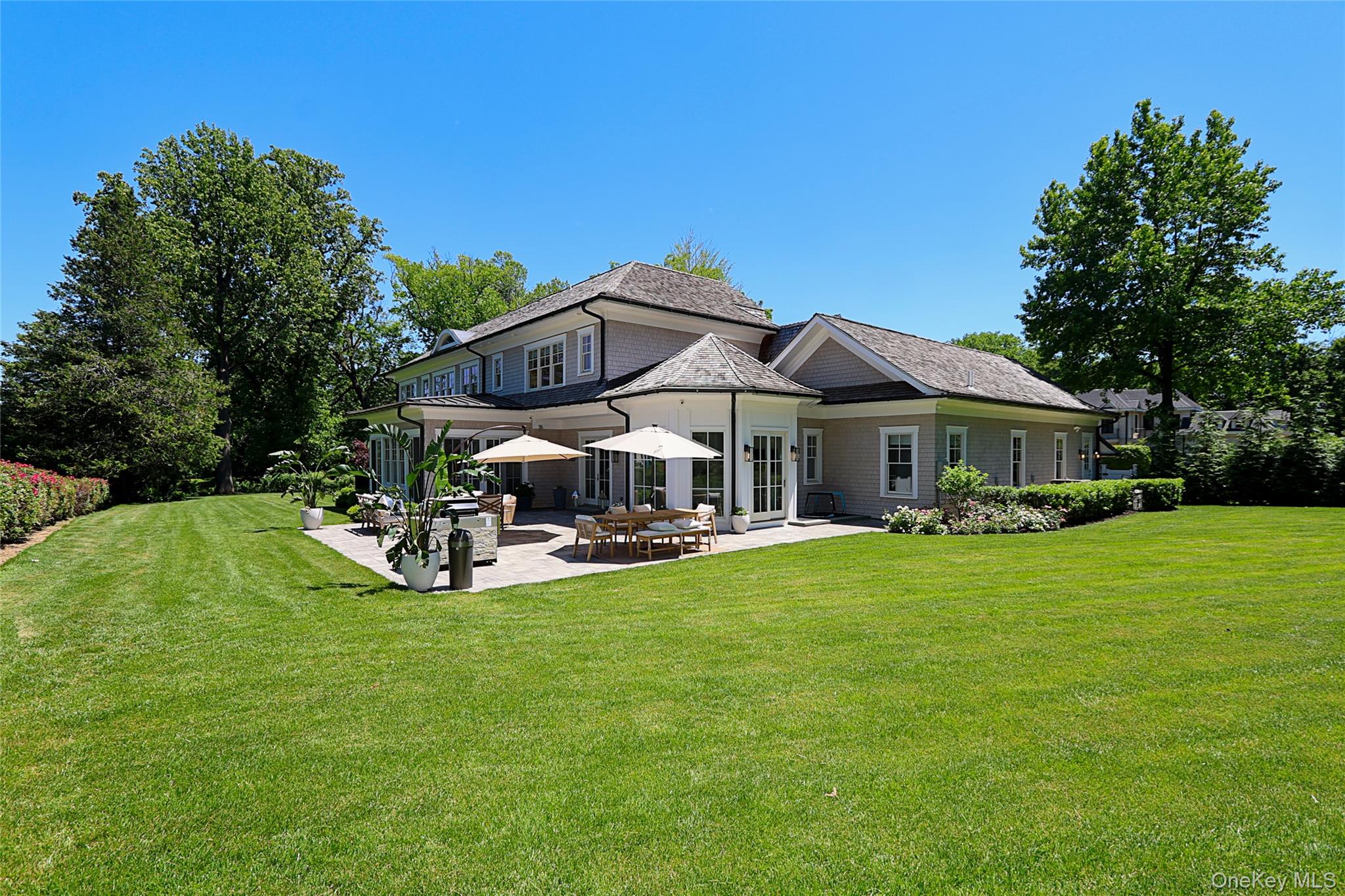 2 Pheasant Run Kings Point, NY 11024 - Photo 2 of 50
