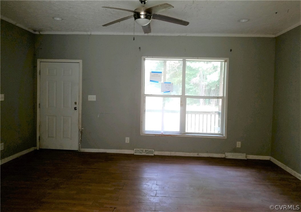 7774 White Marsh Road Elberon, VA 23846 - Photo 9 of 15 Gallery Image 9