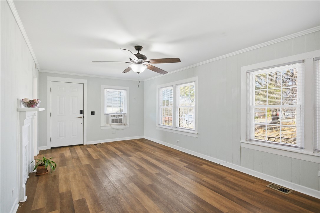 118 North 4th Street Easley, SC 29640 - Photo 3 of 14