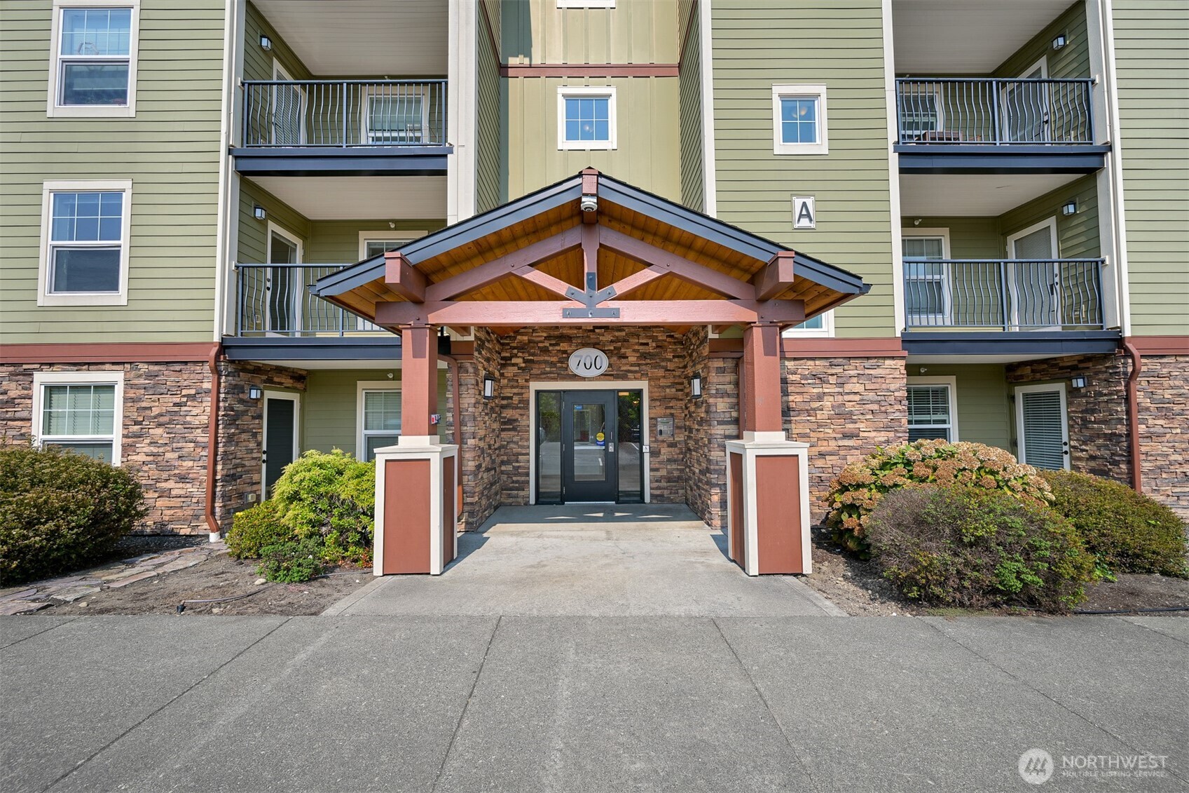 700 32nd Street, Unit A412 Bellingham, WA 98225 - Photo 2 of 22