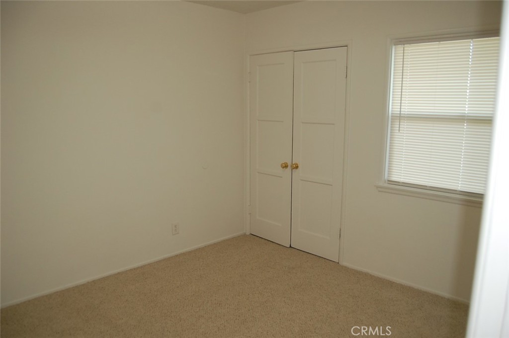 655 West Grove Street Rialto, CA 92376 - Photo 17 of 31