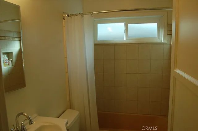 $2,695 | 655 West Grove Street, Rialto, CA 92376