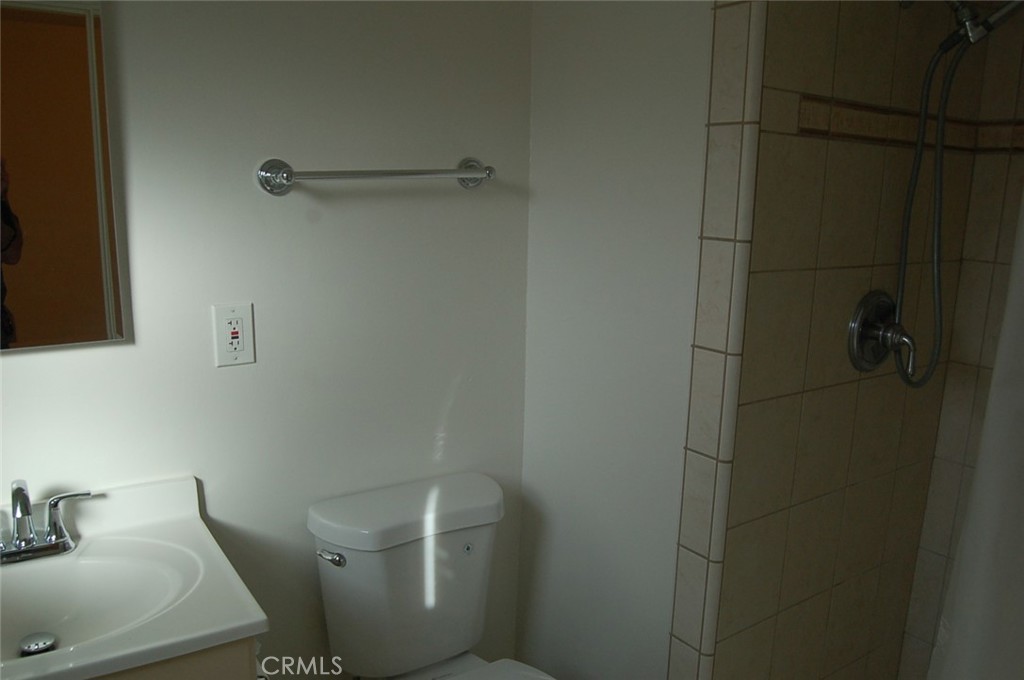 655 West Grove Street Rialto, CA 92376 - Photo 25 of 31