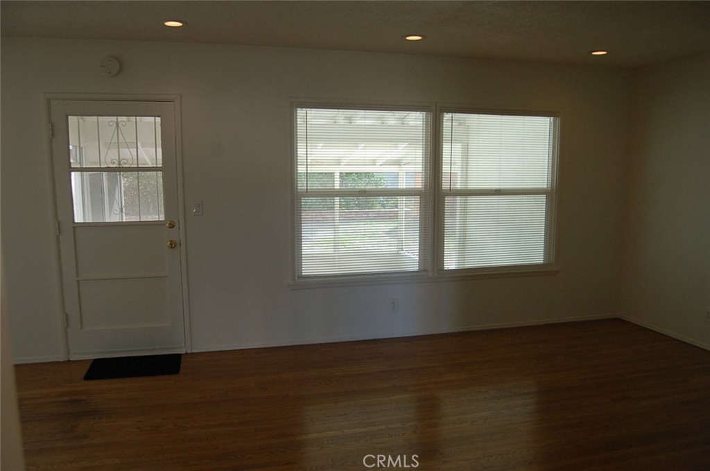 655 West Grove Street Rialto, CA 92376 - Photo 6 of 31