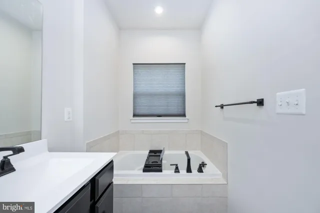 $2,950 | 1328 Trestle Drive, Fredericksburg, VA 22401