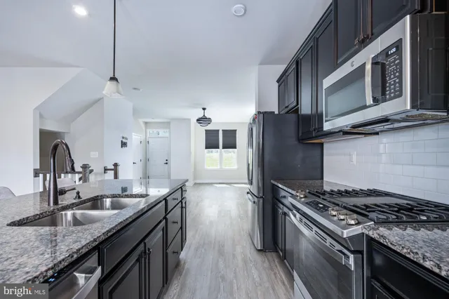 $2,950 | 1328 Trestle Drive, Fredericksburg, VA 22401