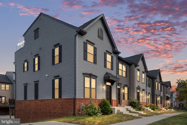 $2,950 | 1328 Trestle Drive, Fredericksburg, VA 22401