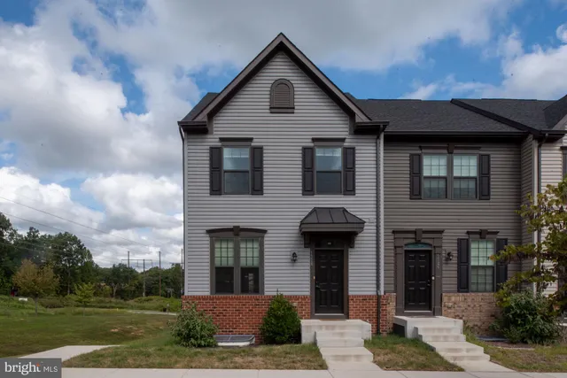 $2,950 | 1328 Trestle Drive, Fredericksburg, VA 22401